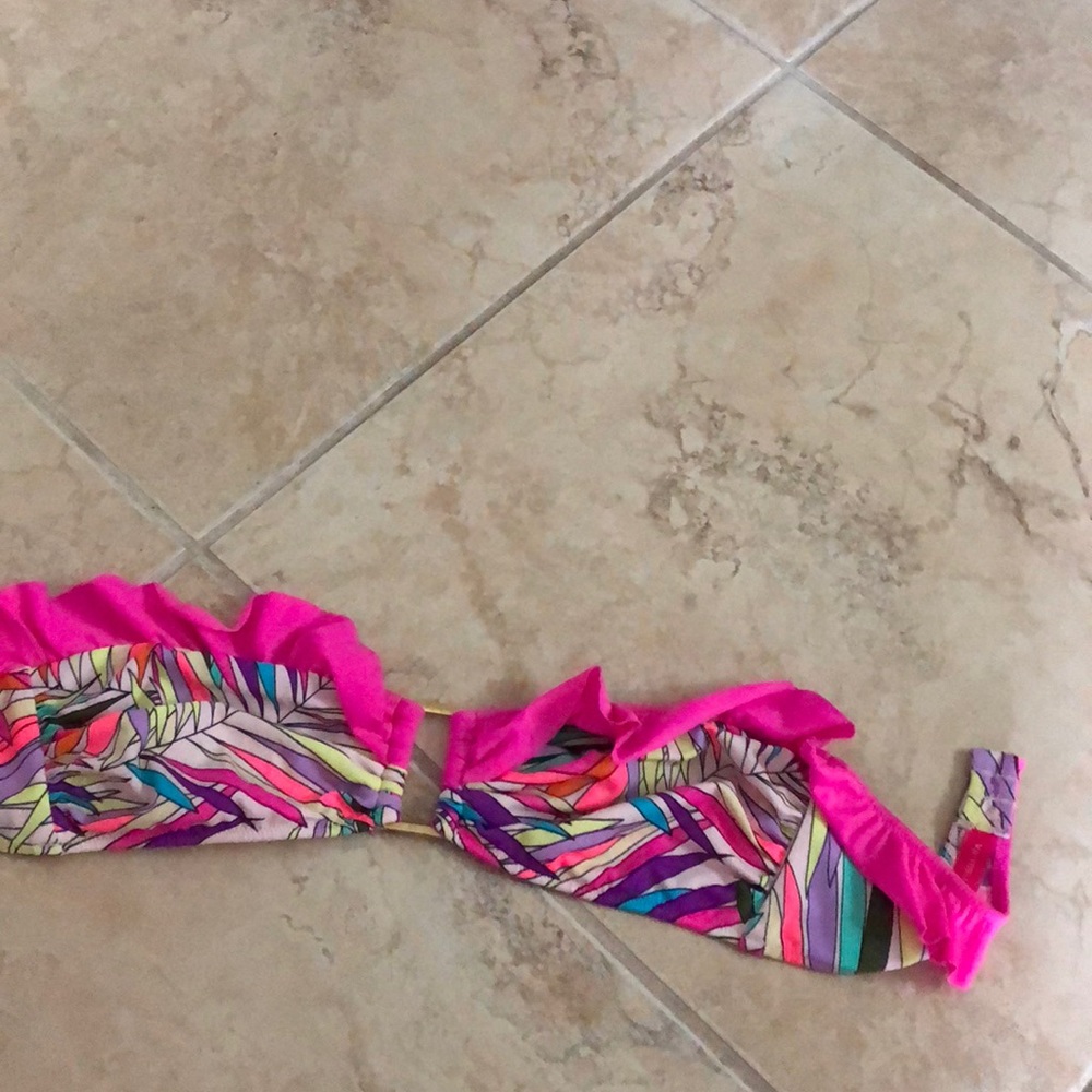 Victoria’s Secret bikini top